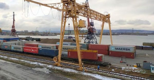 В порту Тольятти открыли новый контейнерный терминал В порту Тольятти открыли новый контейнерный терминал