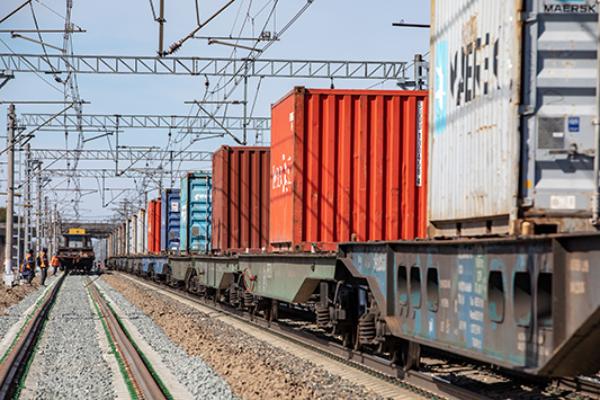 РЖД и Maersk увеличат число транзитных отправок из Азии в Европу до 4 в неделю РЖД и Maersk увеличат число транзитных отправок из Азии в Европу до 4 в неделю