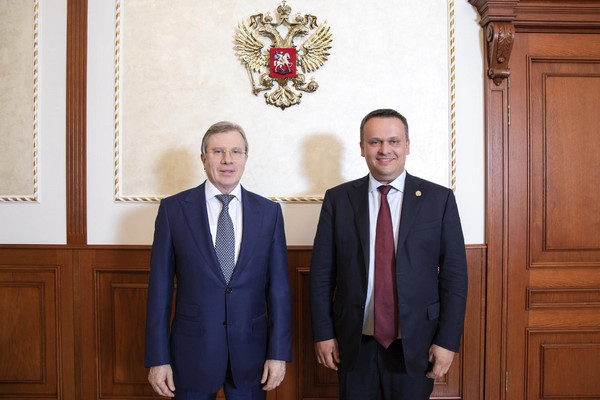 Министр транспорта РФ обсудил развитие транспорта с губернатором Новгородской области Министр транспорта РФ обсудил развитие транспорта с губернатором Новгородской области
