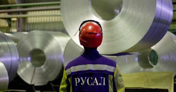 Минфин не cтанет пересматривать пошлины на экспорт металла по просьбе "Русала" Минфин не cтанет пересматривать пошлины на экспорт металла по просьбе "Русала"