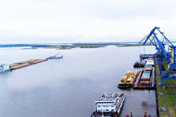 Международные грузовые перевозки на Амуре приостановили из-за роста уровня воды Международные грузовые перевозки на Амуре приостановили из-за роста уровня воды